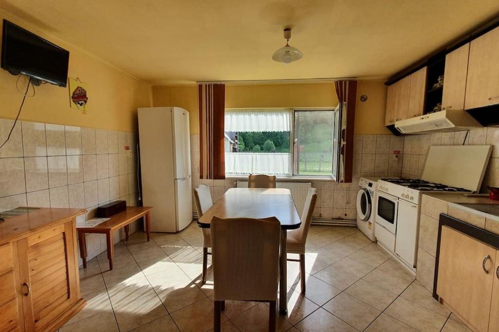 Casa Petruta Dambovicioara Hotel Podu Dimbovitei ภายนอก รูปภาพ
