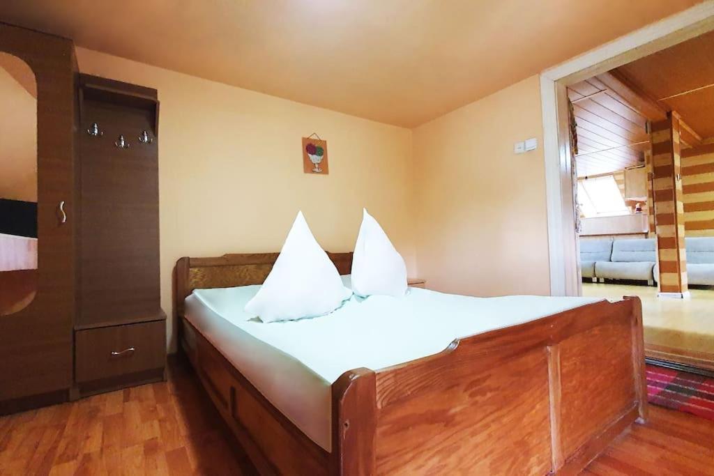 Casa Petruta Dambovicioara Hotel Podu Dimbovitei ภายนอก รูปภาพ